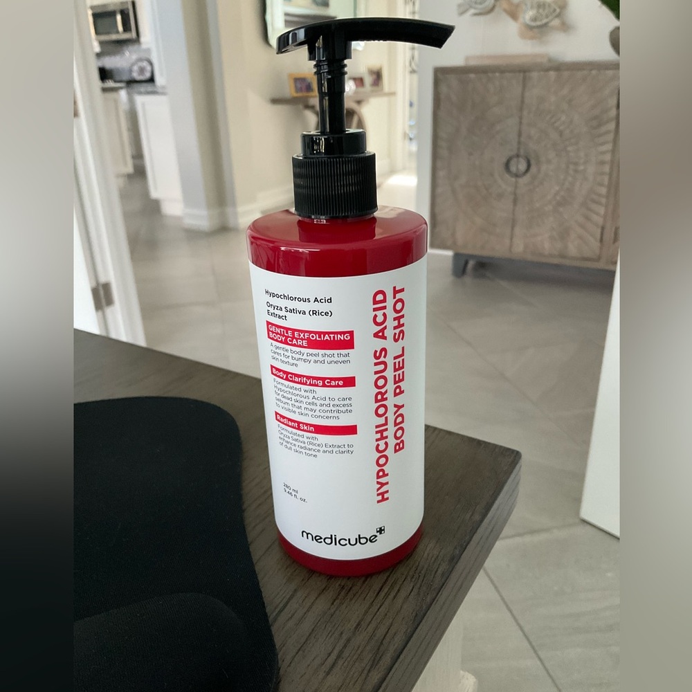 Medicube Hypochlorous Acid Body Peel Shot